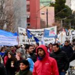LA COMUNIDAD UNIVERSITARIA VOLVIÓ A SALIR A LA CALLE EN DEFENSA DE LA EDUCACIÓN PÚBLICA