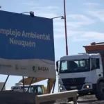 NEUQUÉN BLOQUEA EL INGRESO DE RESIDUOS DE CENTENARIO POR UNA DEUDA MILLONARIA