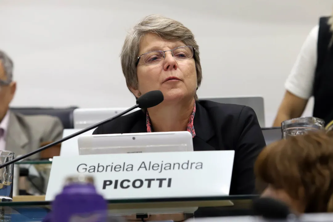 DENUNCIA CONTRA GABRIELA PICOTTI: ACUSAN QUE SIGUE FACTURANDO COMO OFTALMÓLOGA A PESAR DE SU CARGO