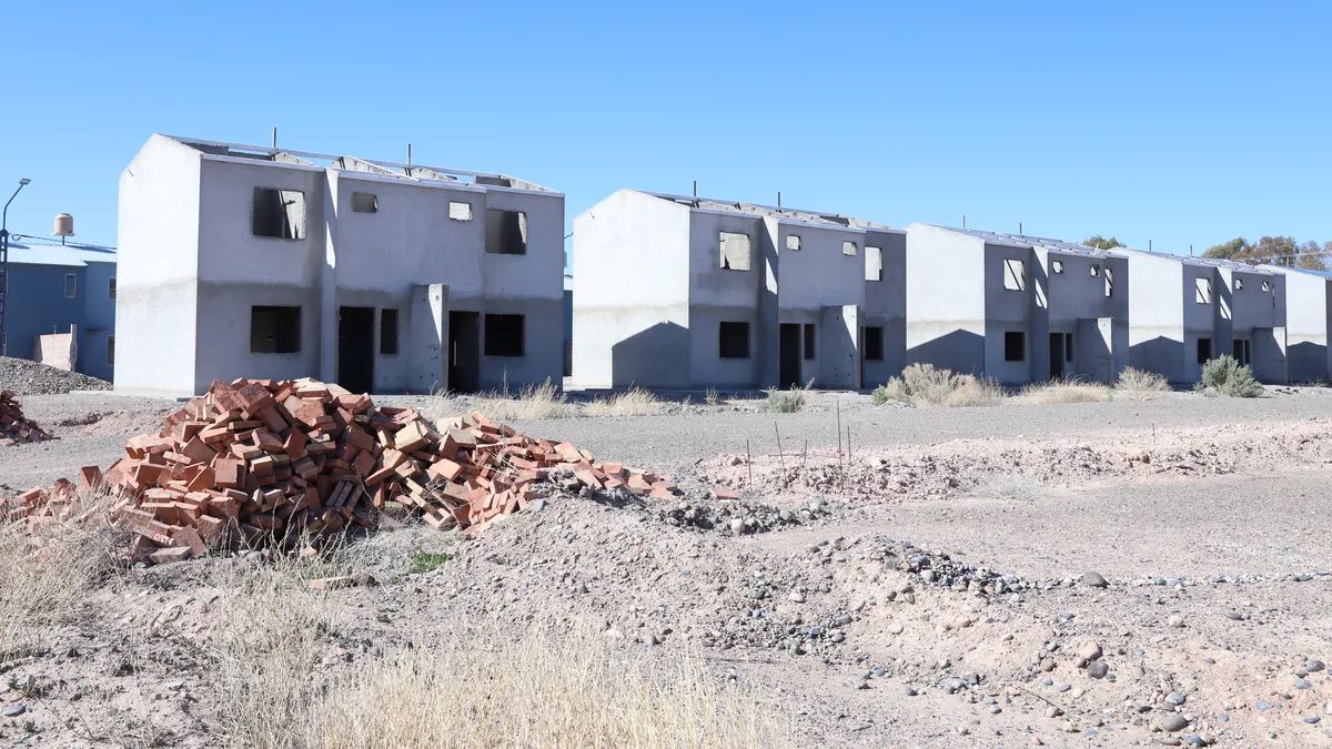 DURA CRÍTICA DE LA COOPERATIVA 127 HECTÁREAS A SAPAG, GUTIÉRREZ Y FIGUEROA