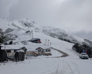 SORPRESA BLANCA: LA NIEVE SE HIZO PRESENTE EN NEUQUÉN Y RÍO NEGRO