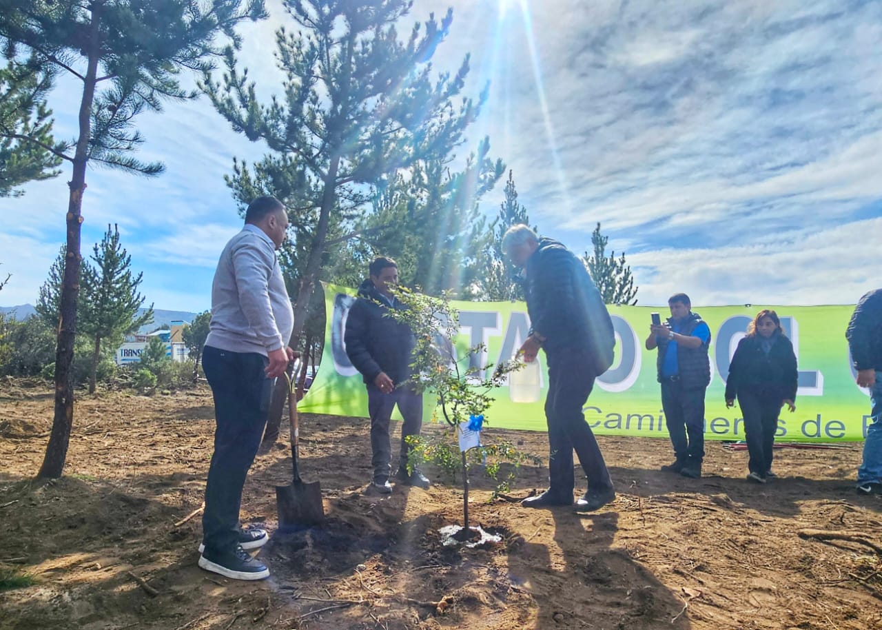 CAMIONEROS INAUGURÓ SU NUEVO PREDIO EN BARILOCHE CON PRESENCIA DE CORTÉS
