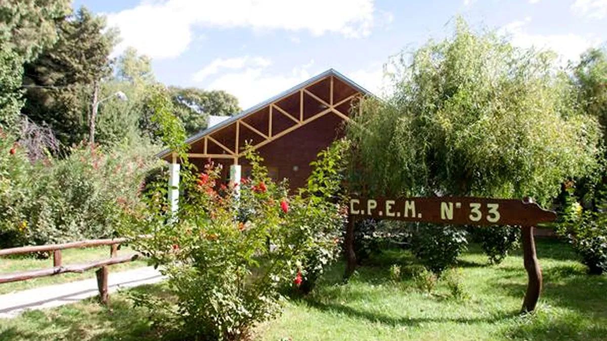 ESTUDIANTES NEUQUINOS IMPULSAN CAMPAÑA CONTRA LAS AMENAZAS ESCOLARES