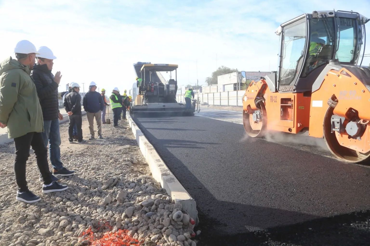 NEUQUÉN ACELERA LA TRANSFORMACIÓN DE LA EXRUTA 22 CON EL INICIO DEL ASFALTO EN LA AVENIDA MOSCONI