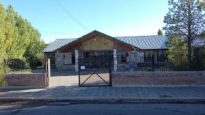 UNA PELEA ENTRE ALUMNAS DEL CPEM 51 DE CUTRAL CO TERMINÓ CON DOS DOCENTES GOLPEADAS