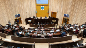 UN DIPUTADO LE PIDIÓ A FIGUEROA QUE NO SE HAGA EL DISTRAÍDO CON LA CRISIS POLÍTICA EN PLOTTIER