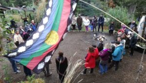 TENSIÓN EN VILLA LA ANGOSTURA: “SI NOSOTROS SOMOS ATACADOS EN ALGÚN MOMENTO VAMOS A RESPONDER”