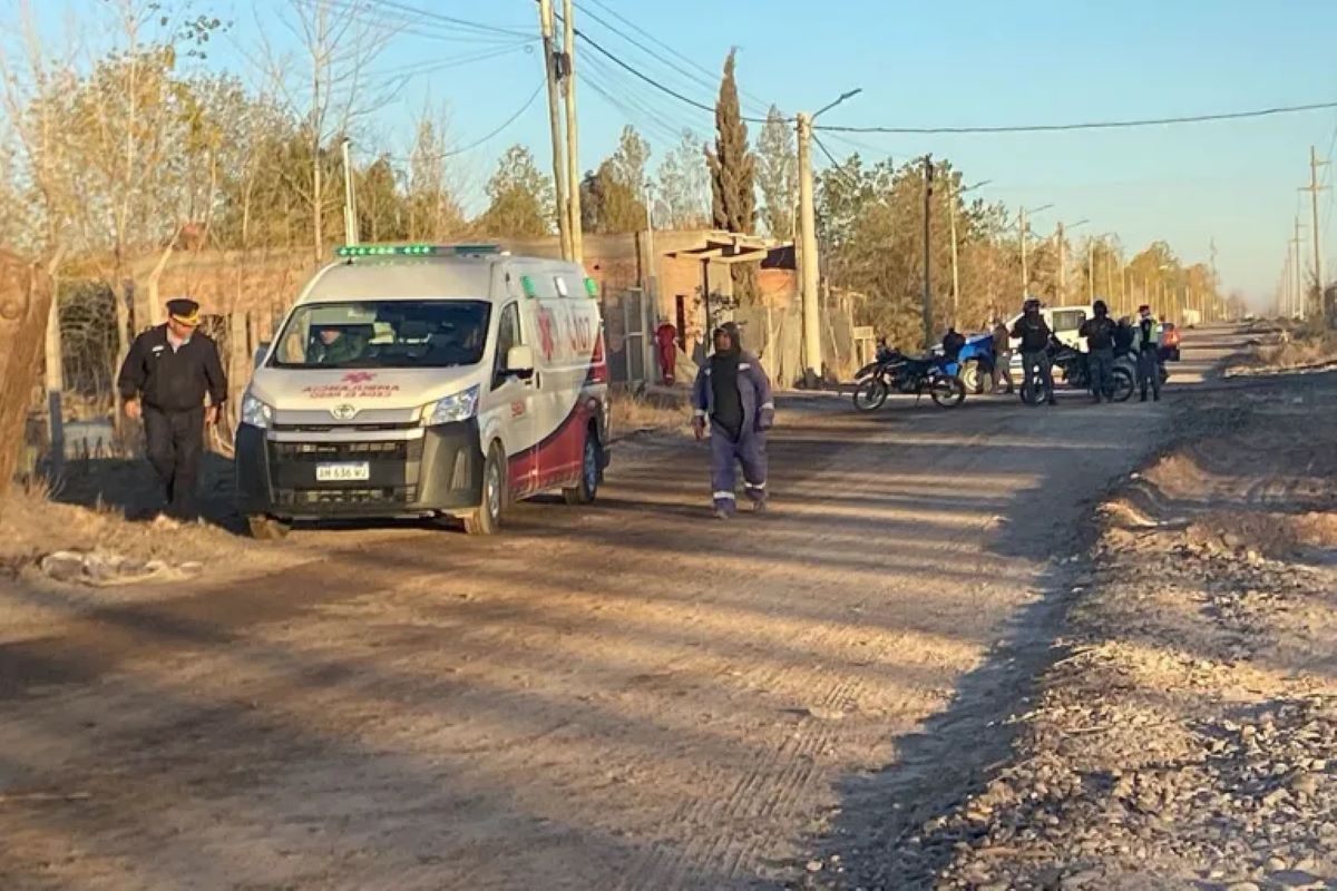 CON UN FUERTE OPERATIVO POLICIAL, DESALOJARON UN PREDIO DEL IPVU EN RUCA ANTÚ
