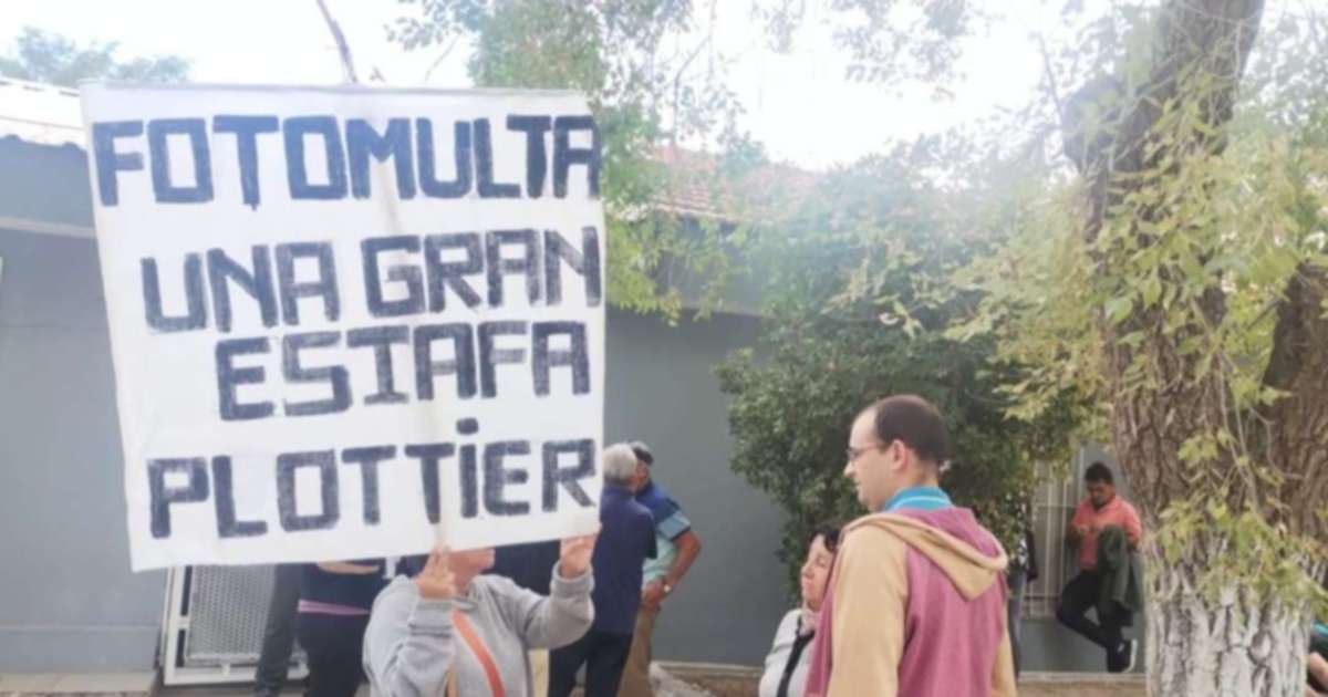 EL CONCEJO DE PLOTTIER VOTA LA SUSPENSIÓN DEFINITIVA DE LAS FOTOMULTAS
