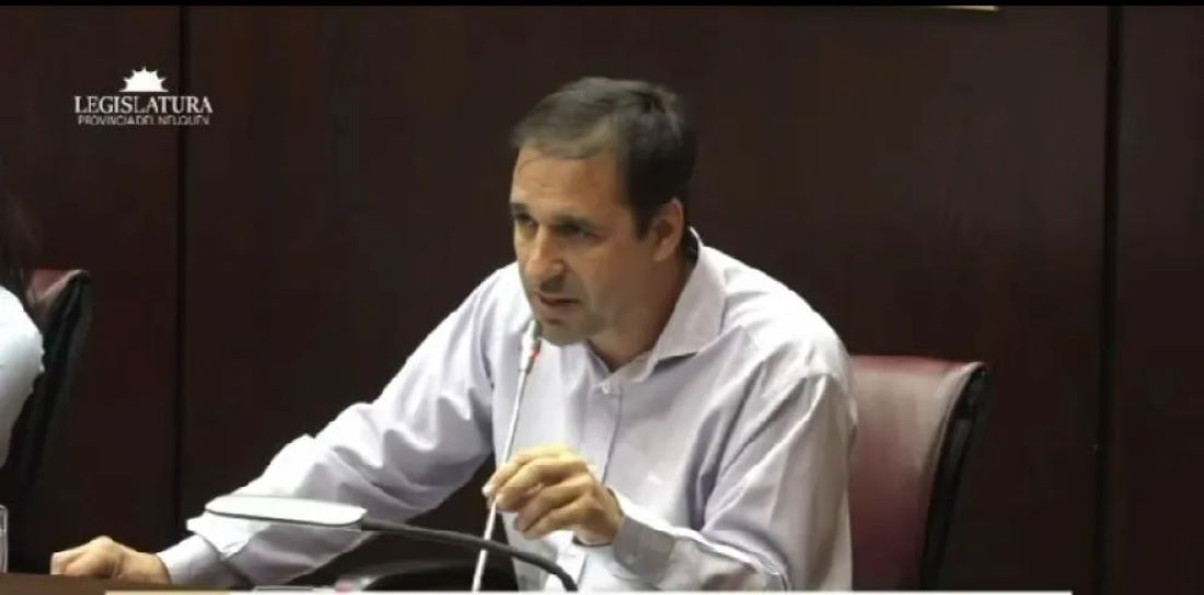 CLAUDIO DOMÍNGUEZ CRUZÓ A REINA Y PIDIÓ QUE SE REALICEN LOS NARCOTEST