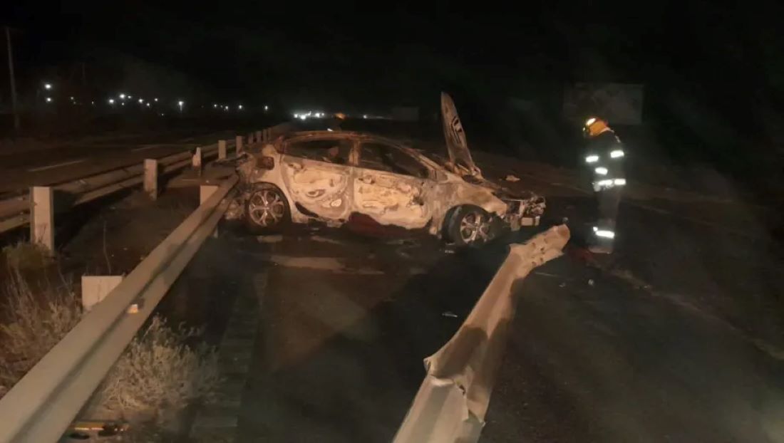 TRAGEDIA EN LA RUTA 22: UN JUBILADO MURIÓ CALCINADO TRAS CHOCAR CONTRA EL GUARDARRAIL