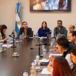 POLÉMICA POR EL ACUERDO CON YPF: GREMIOS MARCHAN A LA LEGISLATURA NEUQUINA EN BUSCA DE RESPUESTAS