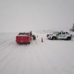 POLICÍA DE RÍO NEGRO DESPLEGÓ UN AMPLIO OPERATIVO ANTE LAS INTENSAS NEVADAS EN LA CORDILLERA
