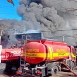 PELIGRO DE DERRUMBE EN NEUQUÉN: CLAUSURAN EL DEPÓSITO DE SAKURA TRAS EL FEROZ INCENDIO