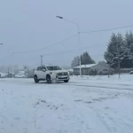 TEMPORAL DE NIEVE EN RÍO NEGRO: SUSPENDEN LAS CLASES Y RESTRINGEN EL TRÁNSITO EN LA ZONA ANDINA