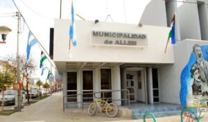 ASESOR LEGAL CONFIRMA QUE MARCELO ROMÁN ESTÁ SUSPENDIDO Y EL INTENDENTE DE ALLEN ES FABIÁN FIGUEROA