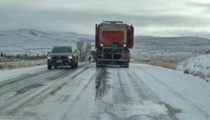 ALERTA EN NEUQUÉN: OLA POLAR PERFORA LOS 8 GRADOS BAJO CERO Y CIERRAN RUTAS CLAVE POR HIELO Y NIEVE