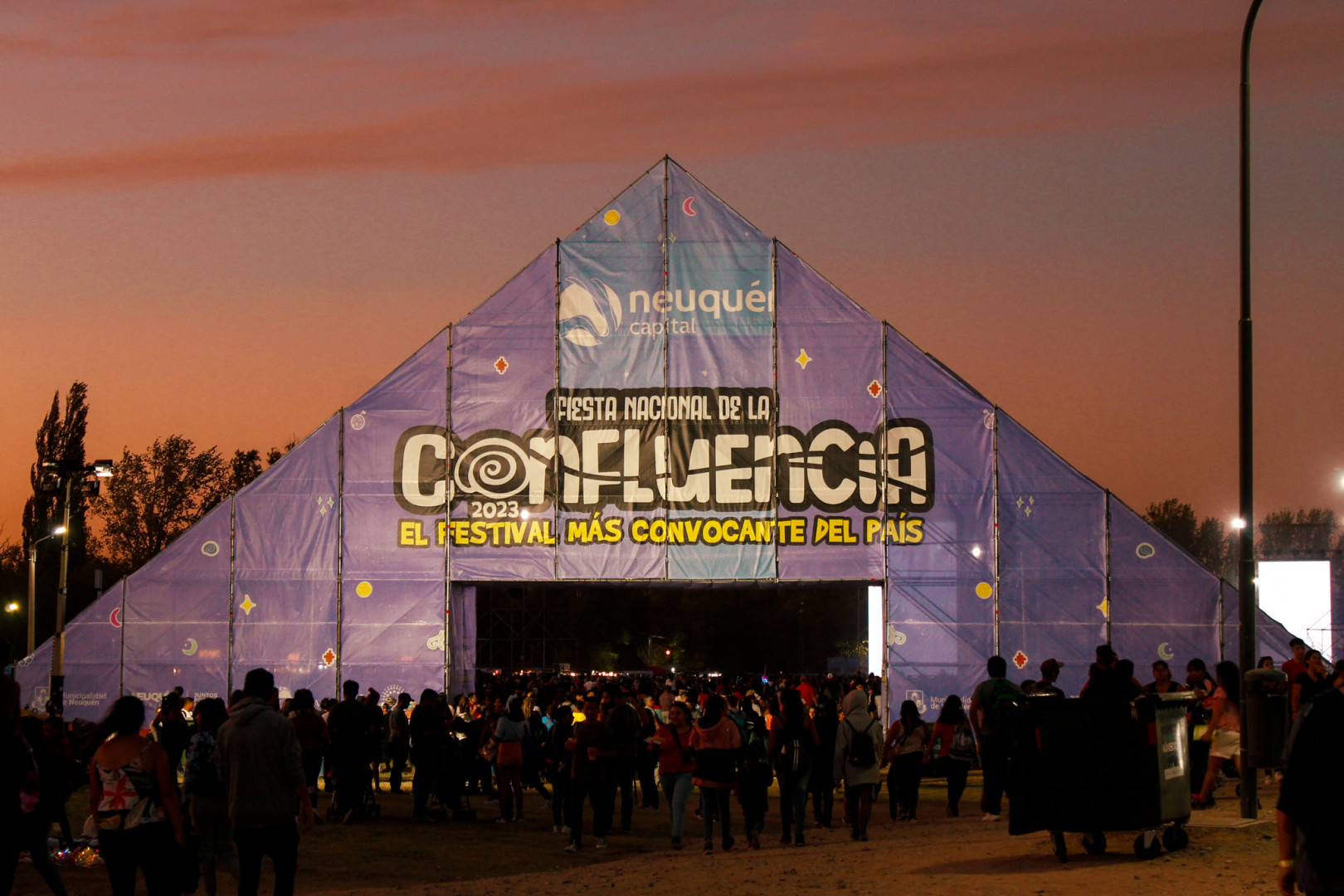 LA CONFLUENCIA 2027: BUSCAN REPLICAR EL MODELO DEL COSQUÍN ROCK EN EL PREDIO DE LA ISLA 132