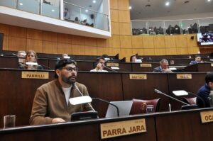 PARRA EXIGE EXPLICACIONES POR DESCUENTOS A DOCENTES