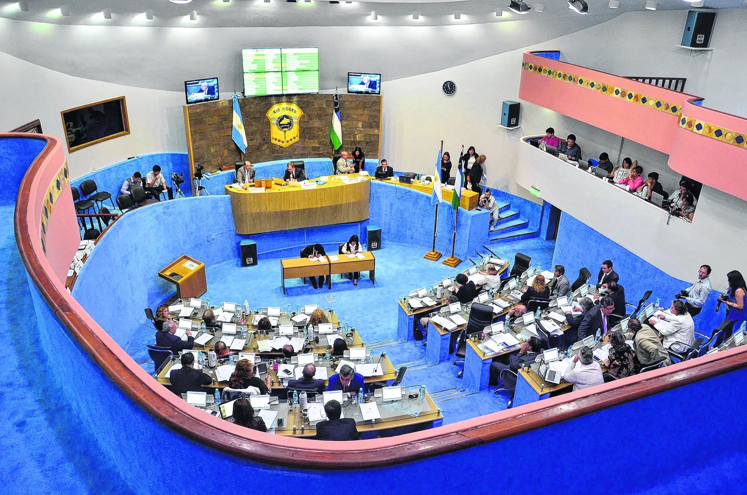 LA LEGISLATURA DE RÍO NEGRO APROBÓ EL PASE A PLANTA DE 4.200 TRABAJADORES ESTATALES