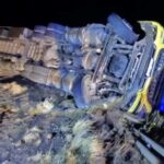 VUELCO DE UN CAMIÓN EN LA RUTA 242 COMPLICÓ EL TRÁNSITO HACIA EL PASO PINO HACHADO