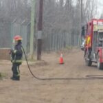 UN CAMIÓN CHOCÓ UN NICHO DE GAS Y PROVOCÓ LA EVACUACIÓN PREVENTIVA DE UNA ESCUELA EN CENTENARIO