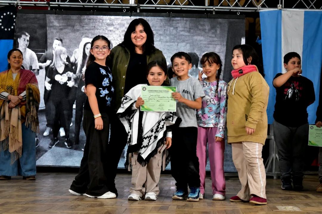 DE RÍO NEGRO A LA FALDA: 120 BAILARINES COMPETIRÁN EN EL FESTIVAL NACIONAL DE FOLKLORE