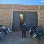 DESMANTELAN UN TALLER CLANDESTINO EN BALSA LAS PERLAS Y RECUPERAN VEHÍCULOS ROBADOS