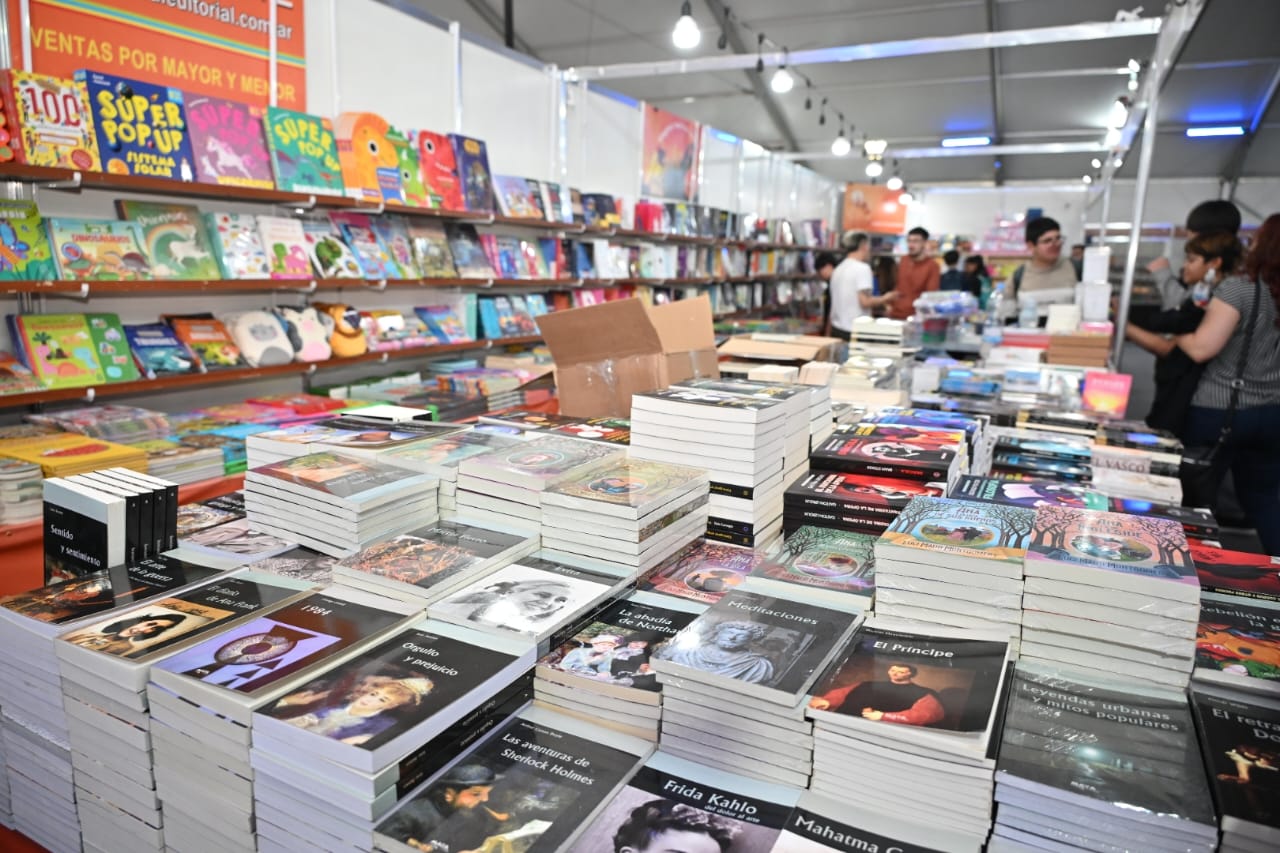 EMPIEZA LA FERIA DEL LIBRO EN NEUQUEN CON UNA AMPLIA GRILLA DE ACTIVIDADES Y FIGURAS NACIONALES