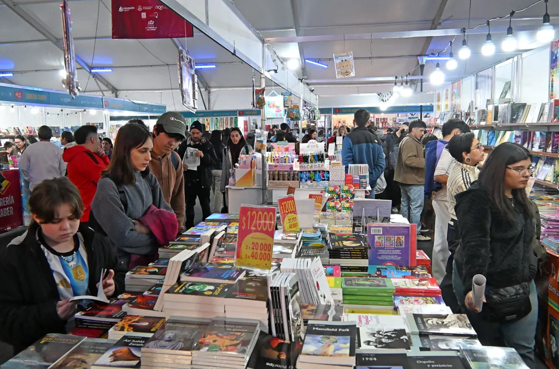 LA FERIA DEL LIBRO DE NEUQUÉN CIERRA SUS PUERTAS ESTE SÁBADO CON UNA EXTENSA JORNADA FINAL