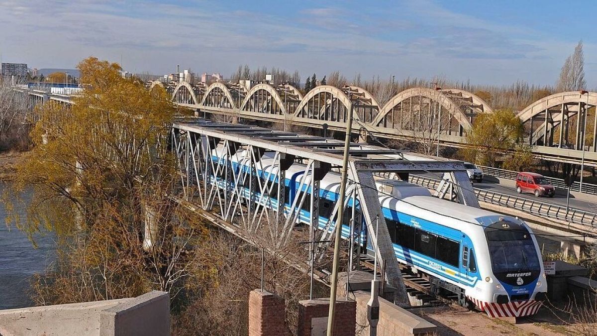 AVANZA EL TRASPASO DEL TREN DEL VALLE CON UN PLAN INTEGRAL DE INFRAESTRUCTURA Y VAGONES
