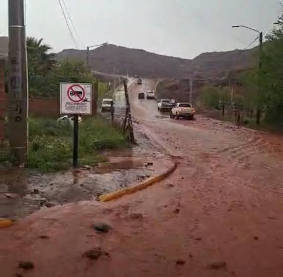 UN TEMPORAL SORPRESIVO EN AÑELO ANEGÓ CALLES Y DEJÓ FAMILIAS EVACUADAS