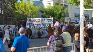 ENTRE FORCEJEOS Y ANUNCIOS MILLONARIOS: ASÍ SE VIVIÓ EL 104° ANIVERSARIO DE CENTENARIO