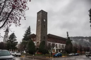 UNA COMA MAL UBICADA LE COSTÓ MÁS DE 27 MILLONES A LA MUNICIPALIDAD DE SAN MARTÍN DE LOS ANDES