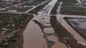 TEMPORAL EN VACA MUERTA: DESBORDE DE ARROYOS, FAMILIAS EVACUADAS Y RUTAS CORTADAS EN NEUQUÉN